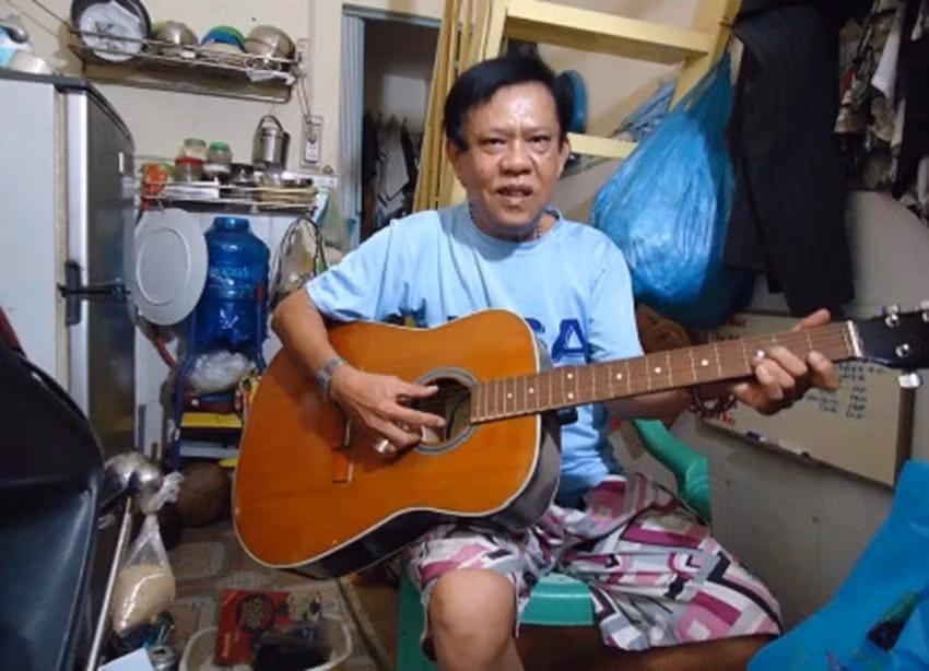 Nhac si Vinh Su nguy kich, phai tho may