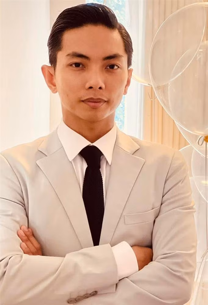 Vận động viên vừa đoạt huy chương vàng SEA Games 31 bảnh bao, "tóc tai vuốt vuốt" với 2 bộ suit là đủ.