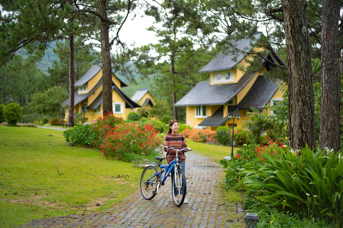 Hồ Ngọc Hà diện áo nude thu hút mọi ánh nhìn - Hình 6 Ho Ngoc Ha dien ao nude thu hut moi anh nhin-Hinh-6