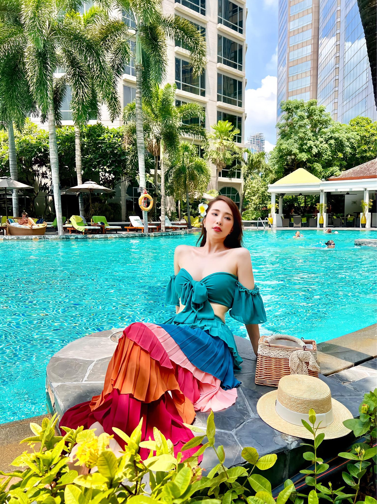 Đến năm 2019, Quỳnh Nga ly hôn và quay trở lại showbiz. Cùng năm đó, cô đảm nhận vai Nhã 'tiểu tam' trong phim Về nhà đi con. Hiện tại, cô đang tham gia bộ phim phát sóng giờ vàng VTV Chồng cũ, vợ cũ, người yêu cũ.