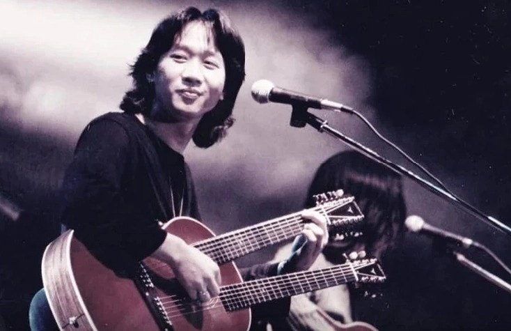 Trước vụ rơi màn hình LED, tai nạn của nam diễn Huỳnh Gia Câu được xếp vào danh sách những sự cố sân khấu kinh hoàng nhất showbiz Hoa ngữ. Năm 1993, khi đang biểu diễn tại Tokyo (Nhật Bản), Huỳnh Gia Câu ngã khỏi sân khấu cao 10 m. Anh được đưa vào bệnh viện cấp cứu nhưng qua đời ở tuổi 31.