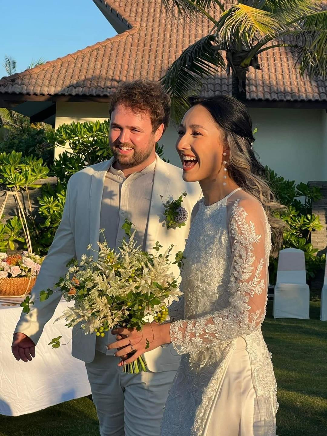 Mỹ Linh khoe ảnh đám cưới con gái tại Hội An - Hình 3 My Linh khoe anh dam cuoi con gai tai Hoi An-Hinh-3