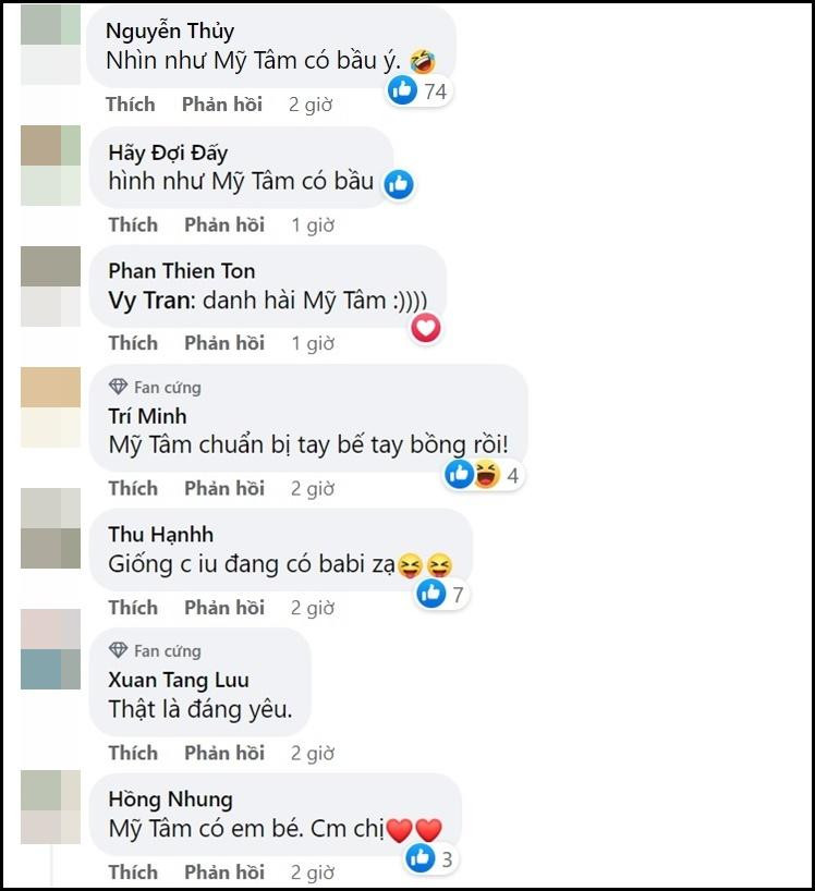 Bên dưới bài đăng, nhiều fan để lại bình luận hỏi thăm Mỹ Tâm về chuyên bầu bí: "Hình như chị Tâm có bầu ý"; "Hình như Mỹ Tâm có bầu rồi"; "Chị Tâm chuẩn bị tay bế tay bồng rồi"; "Giống chị yêu đang có baby vậy"; "Mỹ Tâm chắc có em bé, chúc mừng chị"; "Chị Mỹ Tâm giống như đang có bầu nè"; "Hy vọng điều em đang nghĩ là thật"...