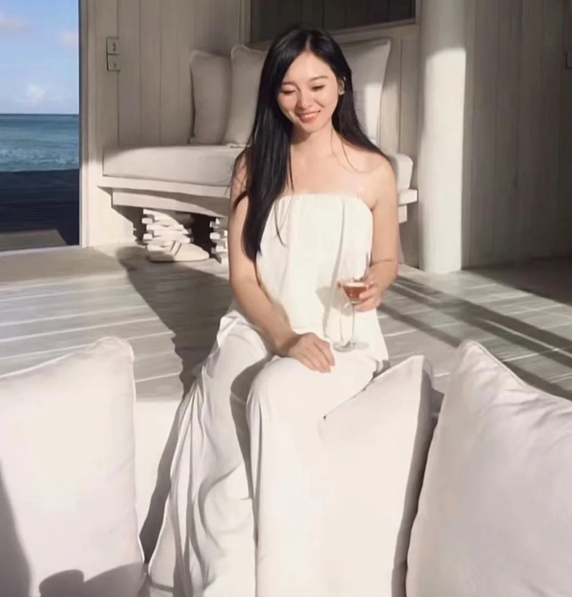 "Phúc Nhĩ Khang" Châu Kiệt bị tung bằng chứng hẹn hò ở tuổi 52 ảnh 2