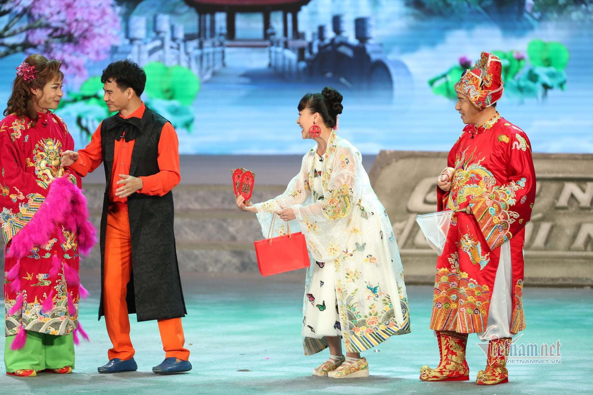 2021 là chương trình cuối cùng có sự góp mặt của Công Lý, Xuân Bắc trên sân khấu Táo Quân. Đây cũng là năm mà tạo hình và trang phục của hai nhân vật này màu mè và ấn tượng nhất.