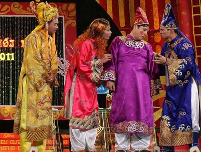 Công Lý với vai Bắc Đẩu trên sân khấu Táo Quân 2011.