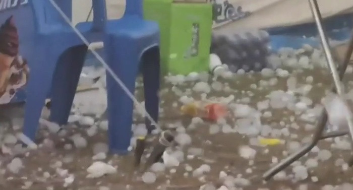 Mua da cuc lon lam 25 nguoi bi thuong, hong hang tram o to-Hinh-2