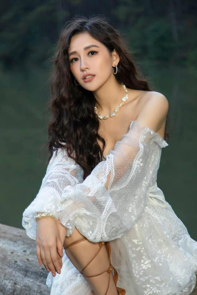 Hoa hậu Mai Phương Thuý đăng ảnh đẹp hút hồn cảm ơn mọi người đã dành nhiều lời chúc cho mình ngày sinh nhật.