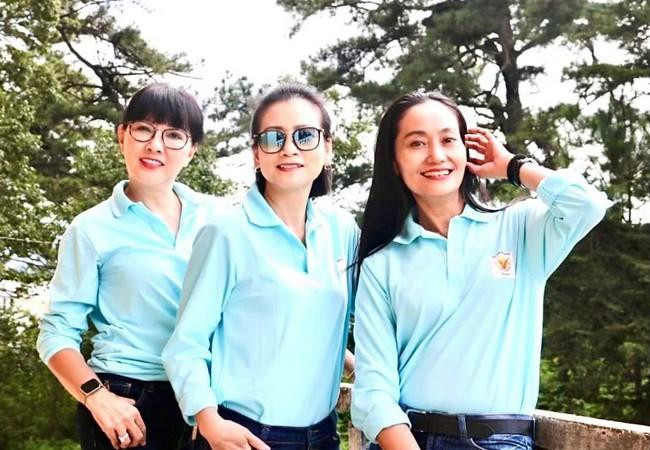 Bộ ba nữ diễn viên màn ảnh phía Nam (từ trái sang): Phương Dung, Tuyết Thu và Hạnh Thúy hội ngộ trong một sự kiện cộng đồng.