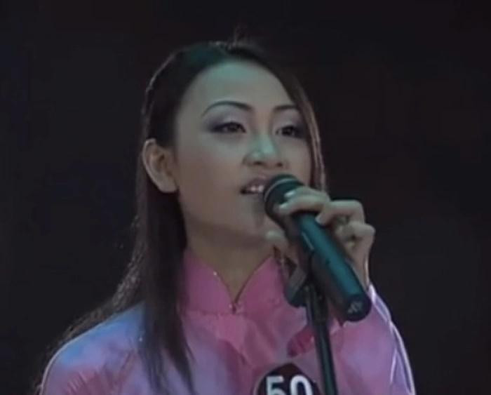 han sắc “ngày đầu chạm ngõ” với đấu trường sắc đẹp của Ngân Khánh khiến dân tình trầm trồ.