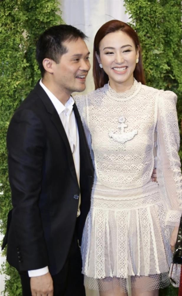 Hiện những thông tin liên quan đến "tình đầu quốc dân" Ngân Khánh vẫn luôn đón nhận được đông đảo sự quan tâm của người hâm mộ.