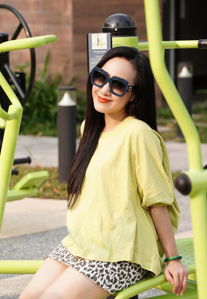 Y Phụng - "người tình Lý Hùng" một thời khoe mặt mộc tuổi 43 - Hình 6 Y Phung -