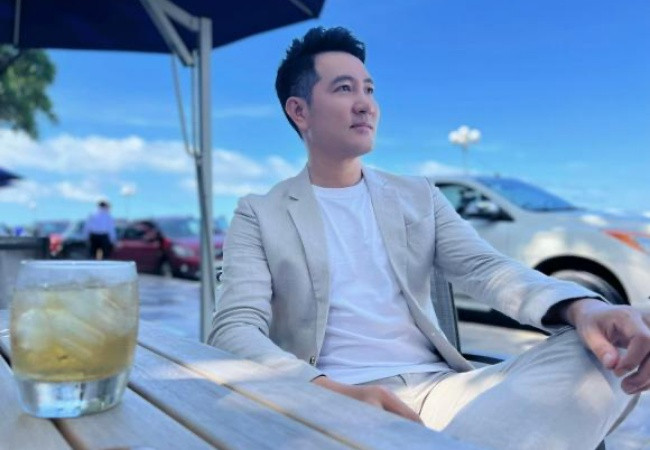 Nguyễn Phi Hùng tận hưởng cuộc sống độc thân ở tuổi trung niên.