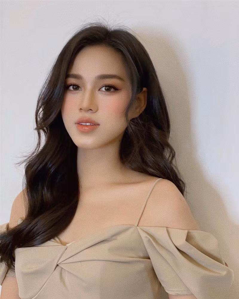 Khoi COVID-19, Do Thi Ha lai den dui, chua the ve Viet Nam