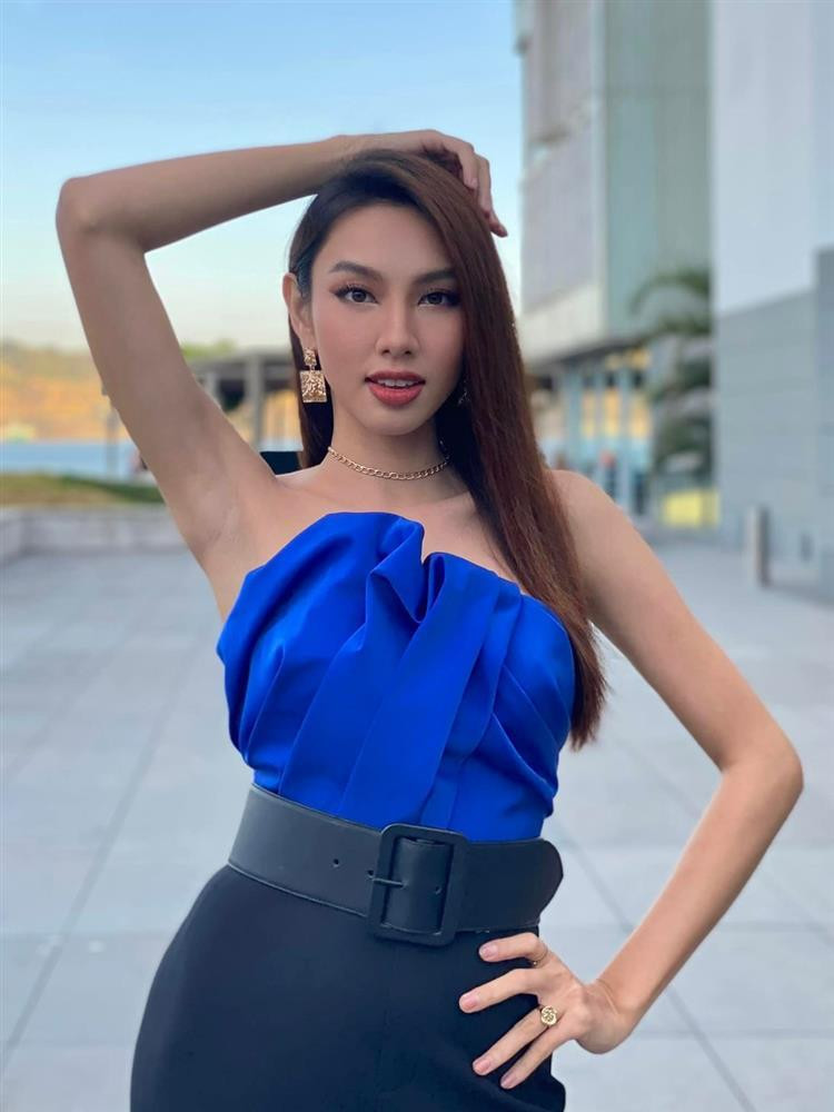 Cô chia sẻ: "Hình ảnh trên mạng của Tiên là chỉnh sửa hết. Có chỉnh. Có sao thì mình nói vậy. Bé Hai (trợ lý Thùy Tiên) chỉnh nát. Ai không muốn hình ảnh của mình đẹp, đặc biệt là người được theo dõi thì chắc chắn mình đều mong muốn hình ảnh của mình trên mạng xã hội sẽ đẹp hơn. Nếu không thấy đẹp chỗ nào thì mình chỉnh chỗ đó".