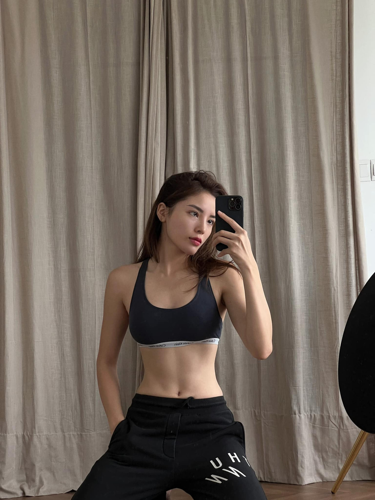 Sau 1 năm tập tành chăm chỉ, hoa hậu Kỳ Duyên sở hữu vòng eo thon gọn hiếm có.