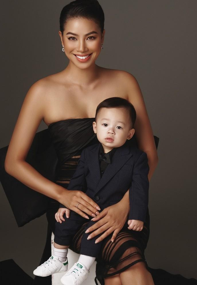 BTV Hoài Anh, Lệ Quyên sành điệu với thời trang hàng hiệu - Hình 8 BTV Hoai Anh, Le Quyen sanh dieu voi thoi trang hang hieu-Hinh-8