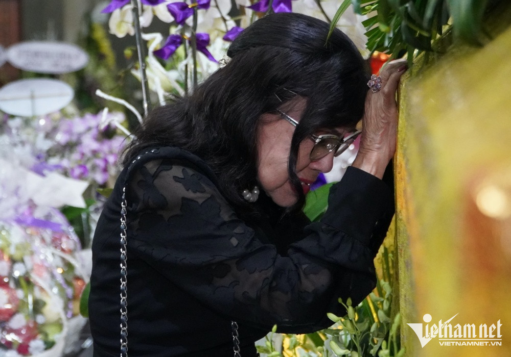 Người bạn thân bật khóc nức nở, dành những lời tâm sự sau cùng cho nghệ sĩ Thẩm Thúy Hằng.