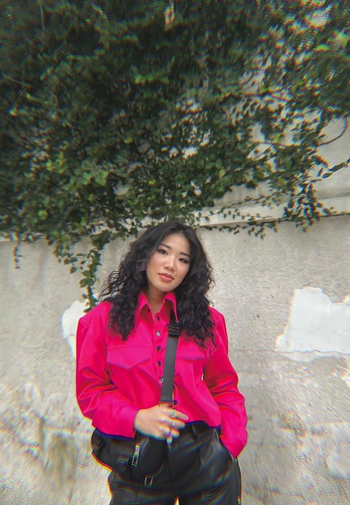 Cece Trương - con gái danh ca Cẩm Vân sành điệu ở tuổi 24.