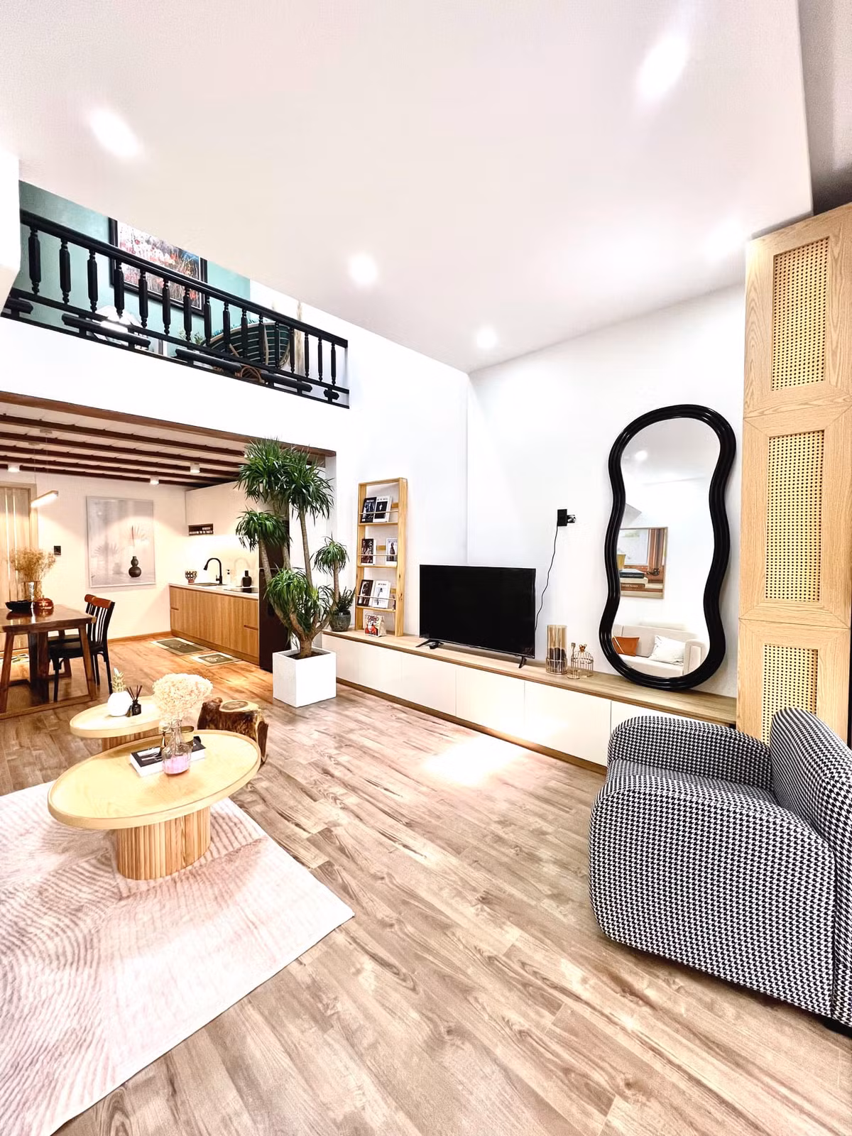 Nha ong trong hem bien thanh 