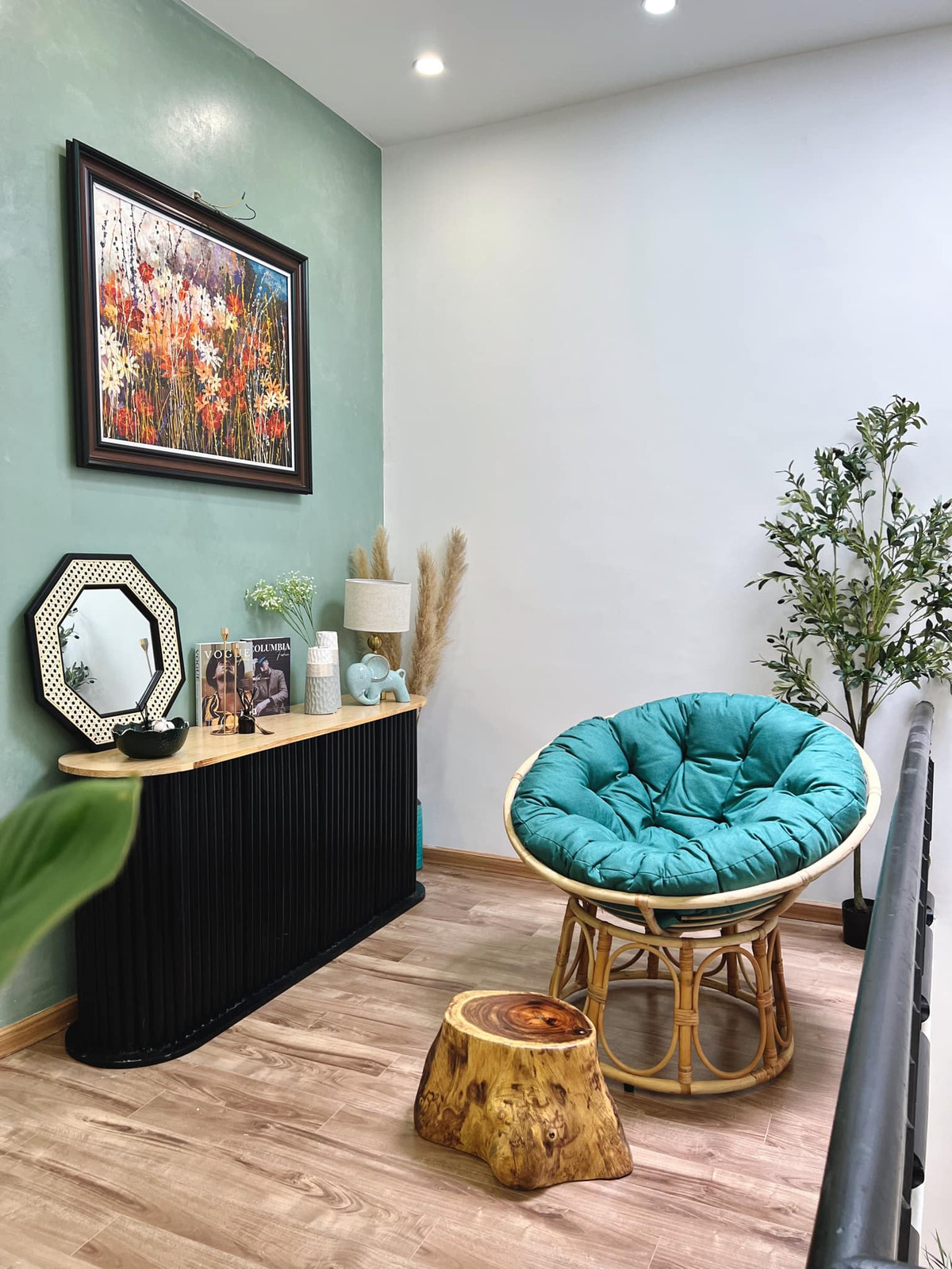 Nha ong trong hem bien thanh 