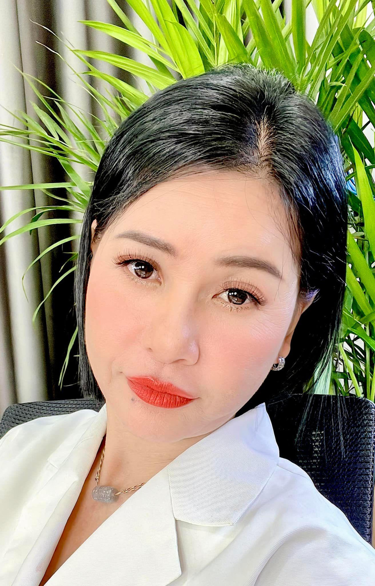 Sao Việt ngày 26/7: Cát Phương chia sẻ: "Mỗi ngày ta chọn một niềm vui. Chọn tới chọn lui chả có gì buồn".