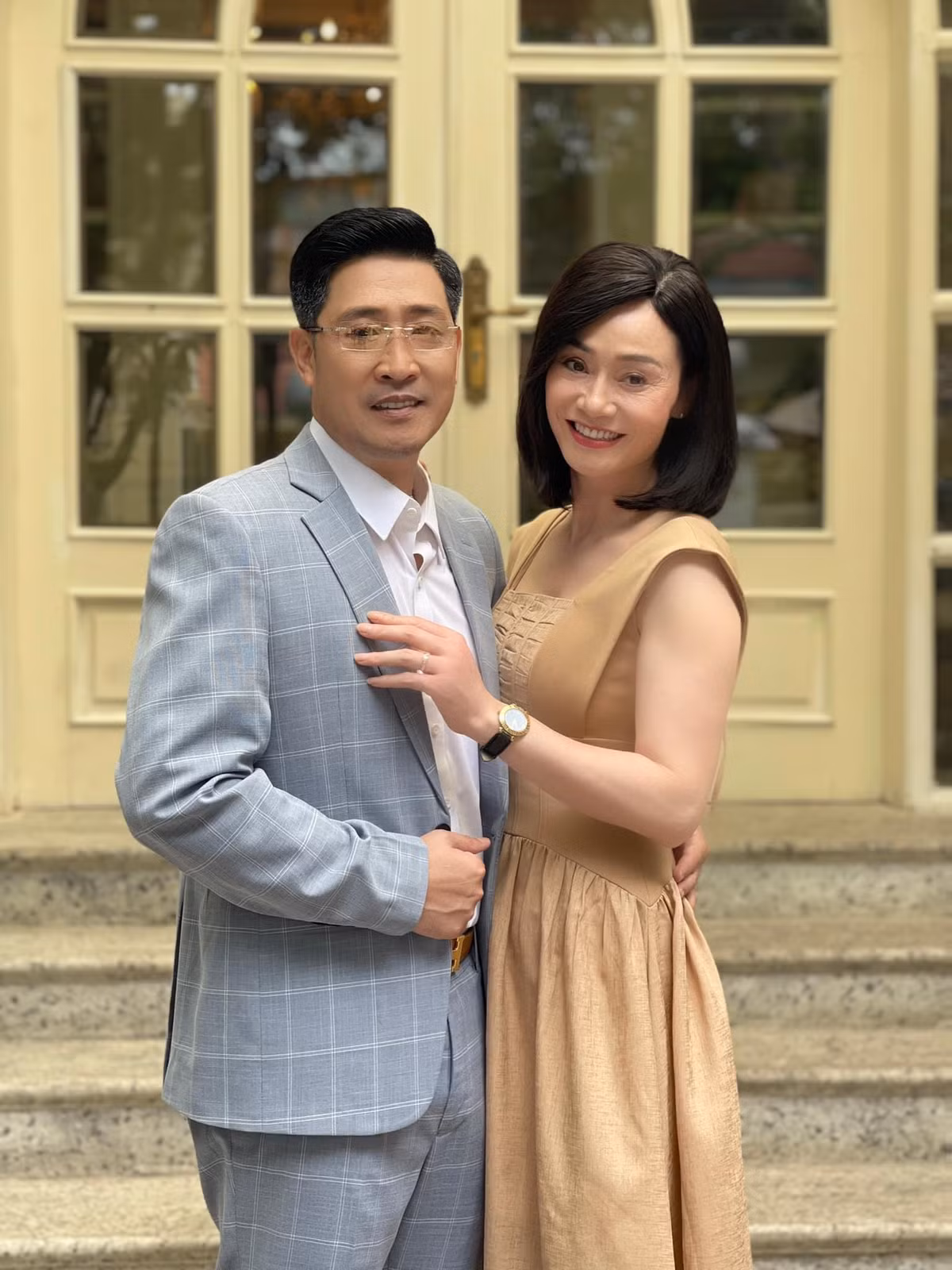 Quách Thu Phương bên bạn diễn.