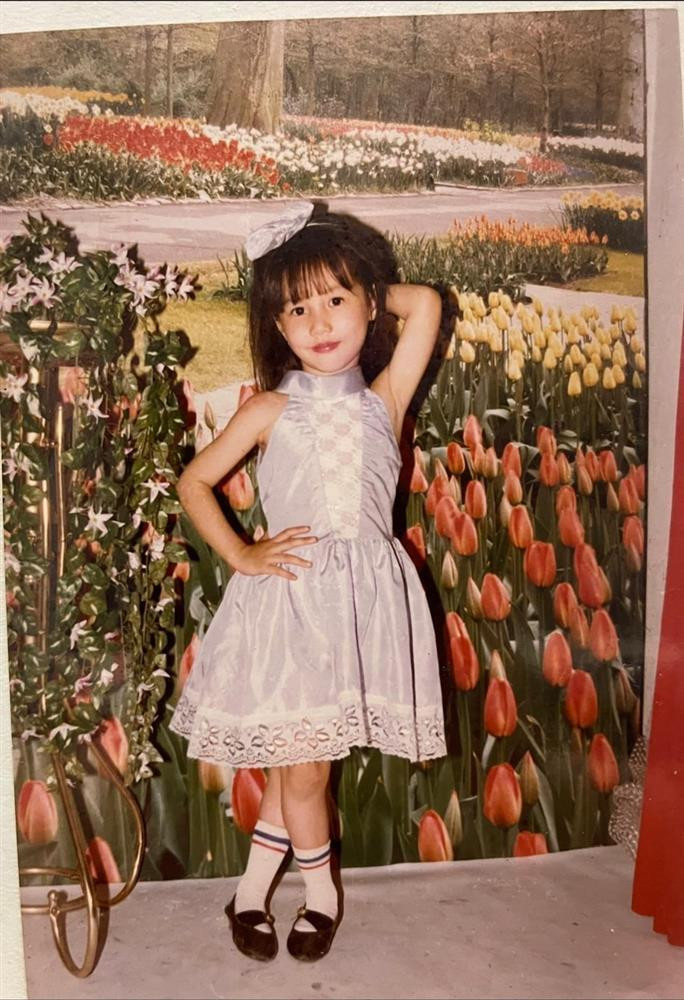 ột ảnh hiếm thời nhỏ khác được cô đăng tải lên mạng xã hội khiến dân tình phát sốt.