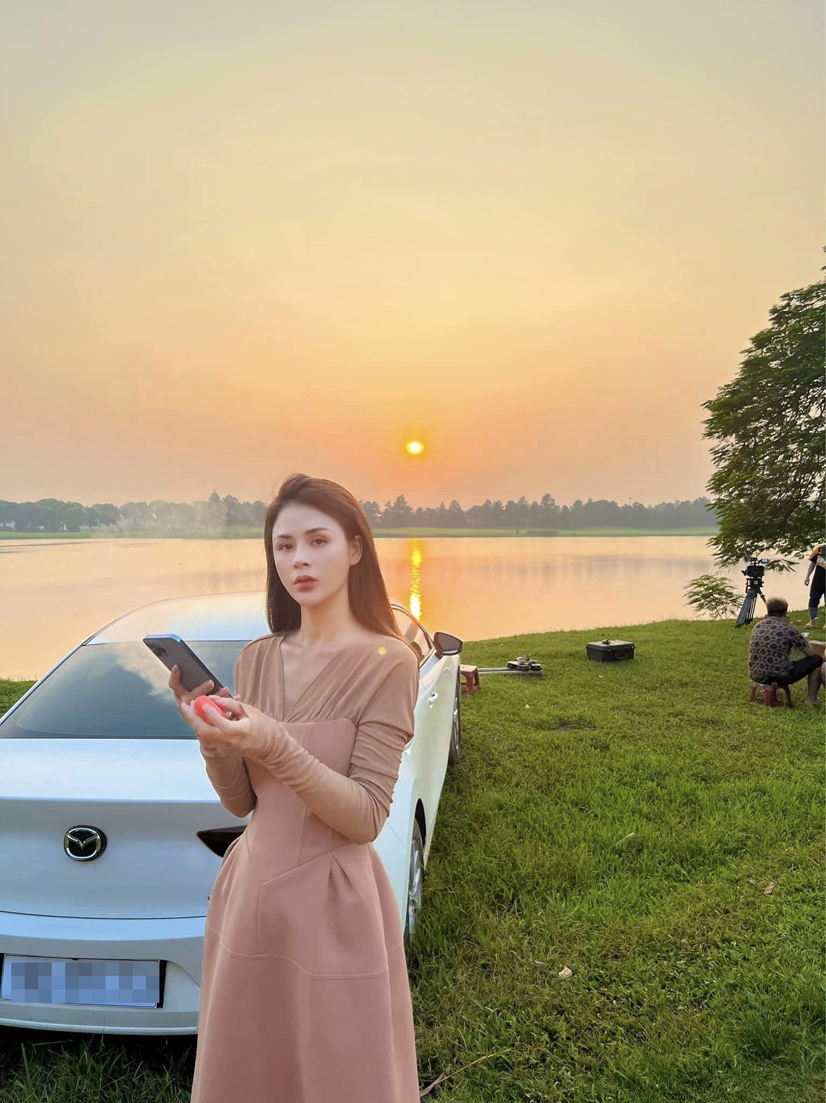 NSƯT Hoàng Hải cơ bắp tuổi 54, Phương Oanh khoe vẻ nữ tính - Hình 9 NSUT Hoang Hai co bap tuoi 54, Phuong Oanh khoe ve nu tinh-Hinh-9