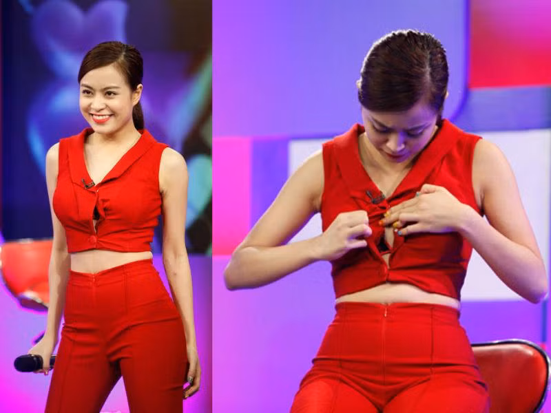 Trong một lần khác, Hoàng Thùy Linh cũng gặp phải sự cố lộ nội y vì bung cúc áo khi đang biểu diễn trên sóng truyền hình trực tiếp.