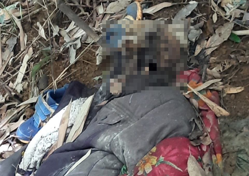 Vu phat hien 2 thi the chi con bo xuong kho: Kha nang do ngo doc