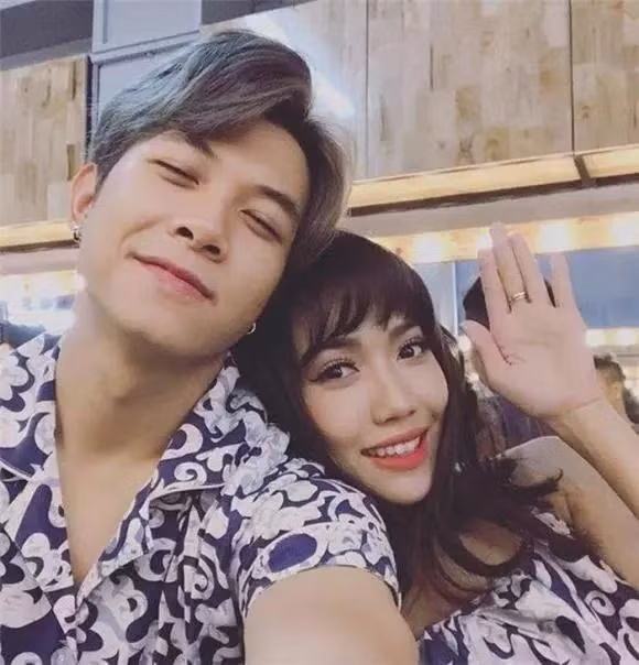 Lo thiep cuoi Dieu Nhi - Anh Tu: Chu re doi khan voan cuc hai