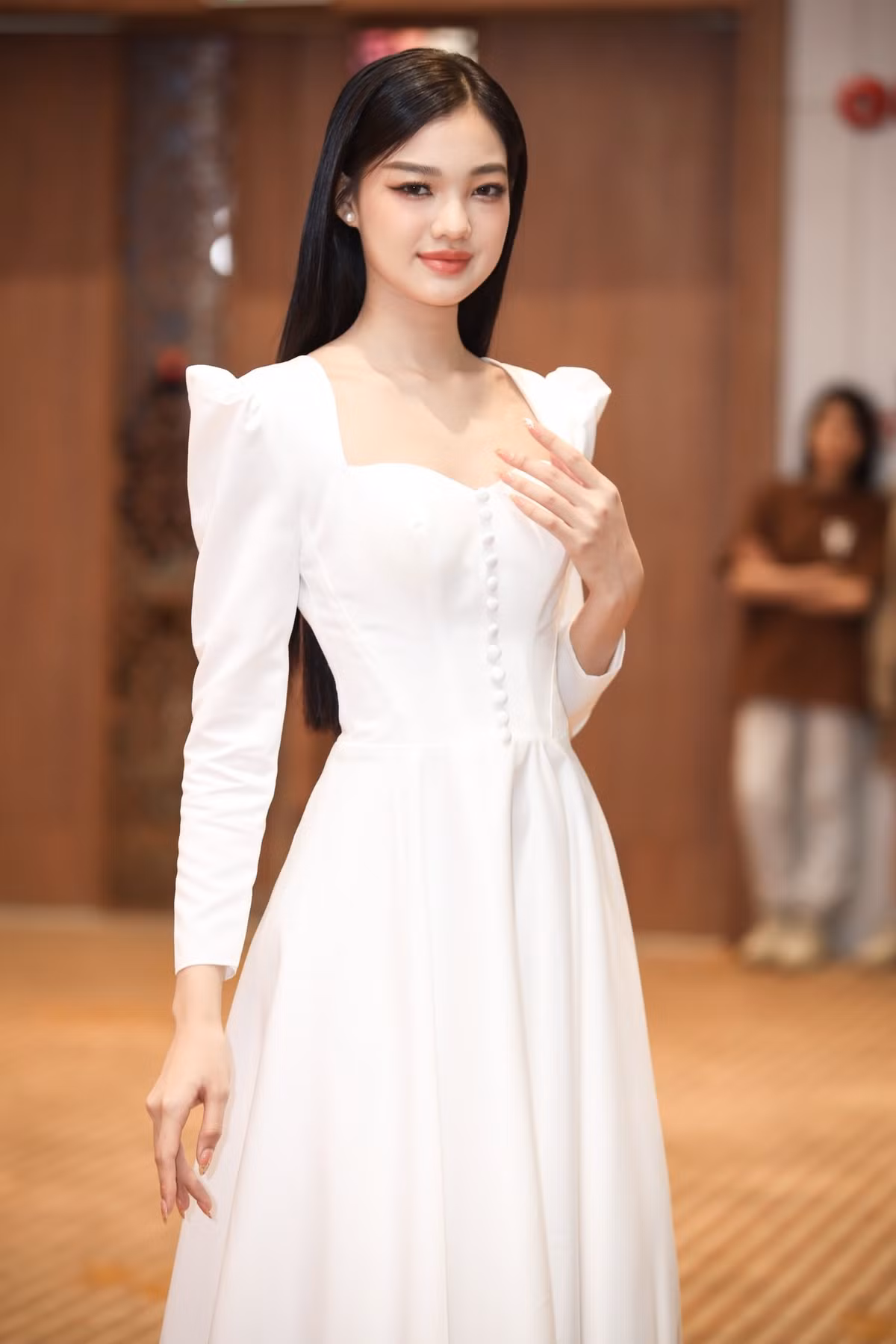 Buổi họp báo sau đêm đăng quang còn có sự xuất hiện của nhiều cô gái trong top 20 của cuộc thi. Đại diện ban tổ chức cuộc thi cho biết để chọn ra hoa hậu và 2 á hậu, dàn giám khảo đã phải làm việc, bàn bạc trong thời gian dài.