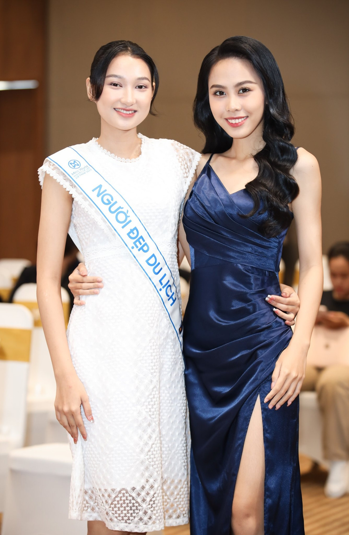 Nguyễn Thị Phương Linh giành giải Người đẹp du lịch. Cô cũng vào top 5 của cuộc thi. Nữ sinh Đại học ngoại thương gây ấn tượng ở vẻ đẹp đằm thắm, dễ gây thiện cảm. Cô cao 1,76 m cùng số đo hình thể 83-60-91 cm.