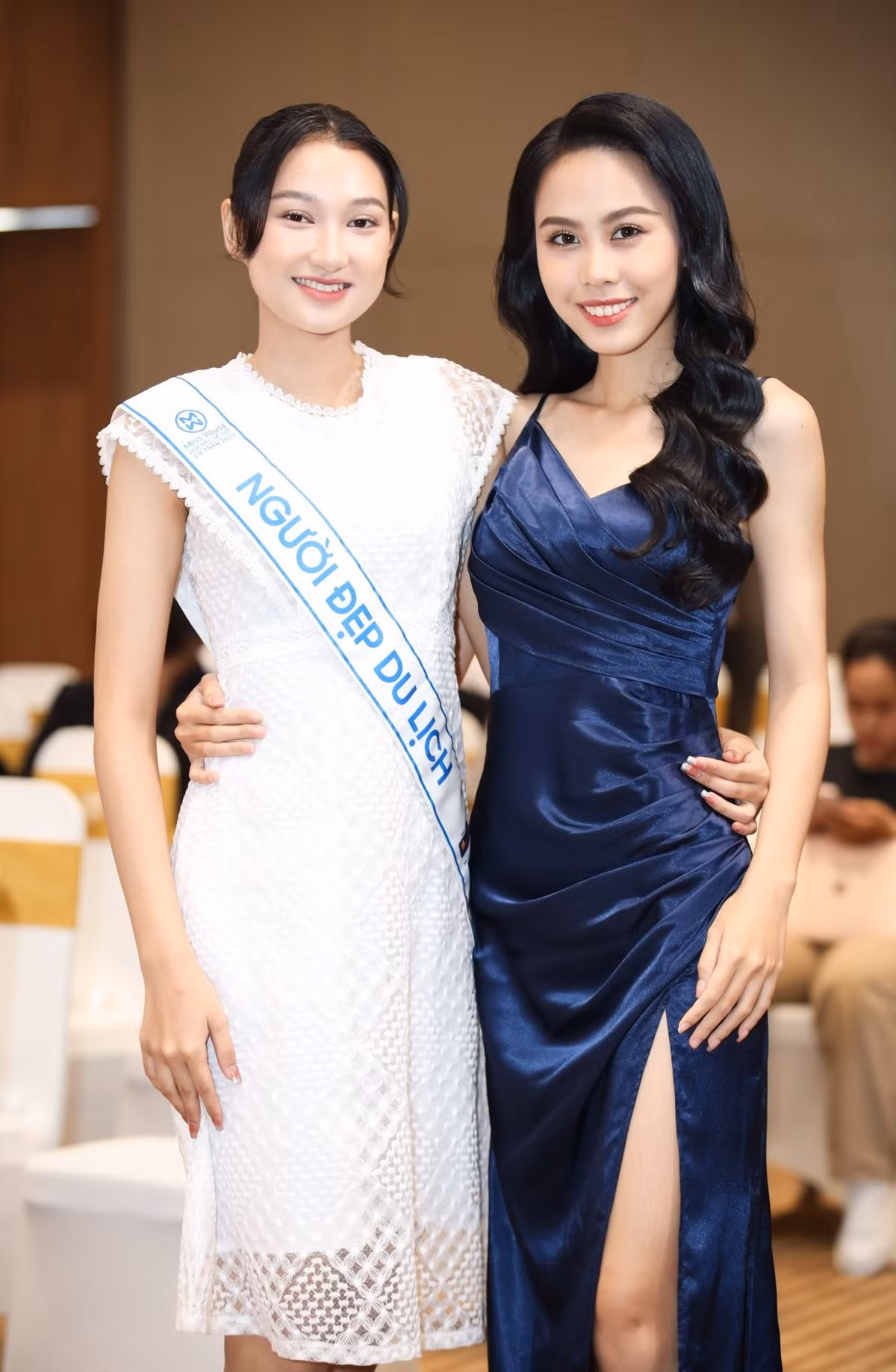 Nguyễn Thị Phương Linh giành giải Người đẹp du lịch. Cô cũng vào top 5 của cuộc thi. Nữ sinh Đại học ngoại thương gây ấn tượng ở vẻ đẹp đằm thắm, dễ gây thiện cảm. Cô cao 1,76 m cùng số đo hình thể 83-60-91 cm.