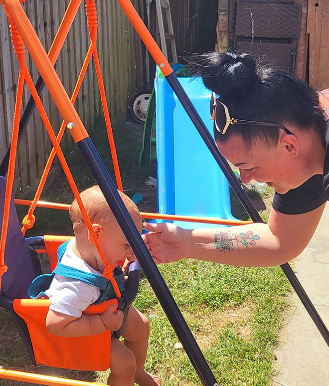 Bà mẹ 37 tuổi sốc khi con gái mang thai ở tuổi 14 - Hình 8 Ba me 37 tuoi soc khi con gai mang thai o tuoi 14-Hinh-8