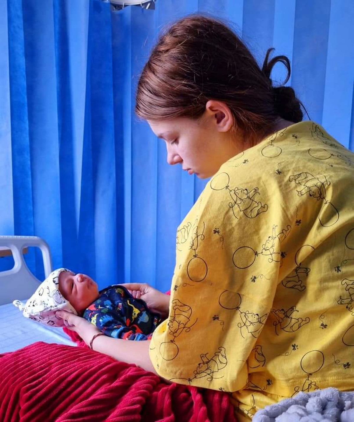 Ba me 37 tuoi soc khi con gai mang thai o tuoi 14-Hinh-3