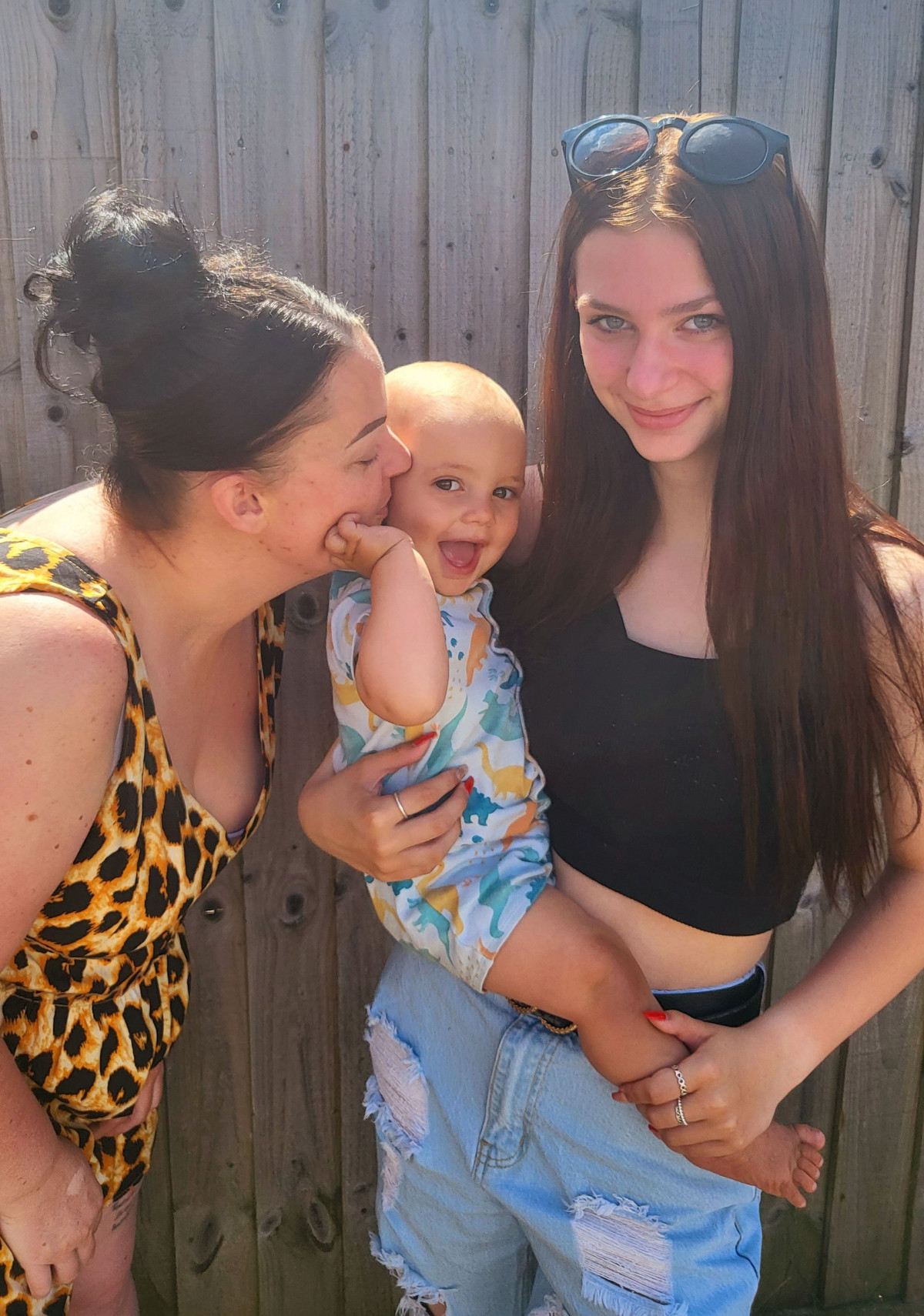 Bà mẹ 37 tuổi sốc khi con gái mang thai ở tuổi 14 - Hình 6 Ba me 37 tuoi soc khi con gai mang thai o tuoi 14-Hinh-6