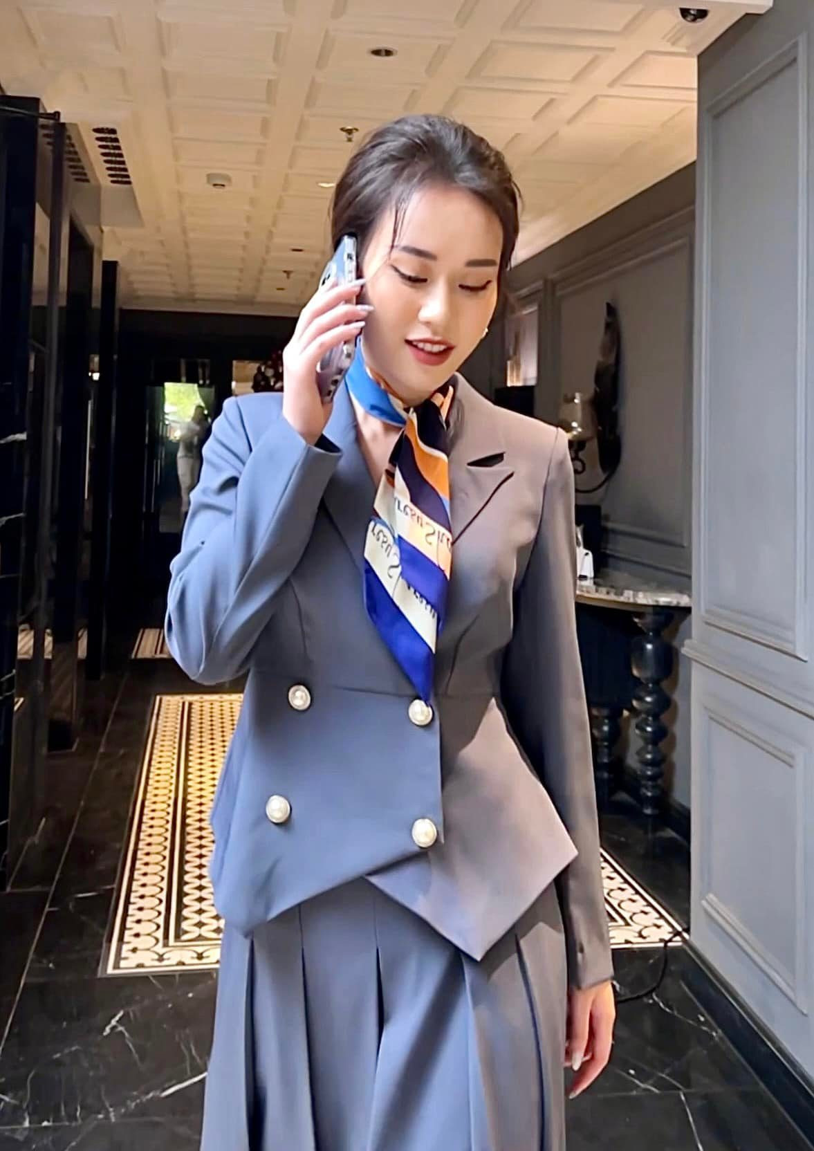 MC Ngô Mai Phương hóa tư vấn viên tổng đài.