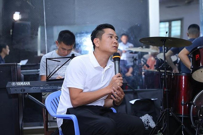 Ho Hoai Anh bi ky luat canh cao