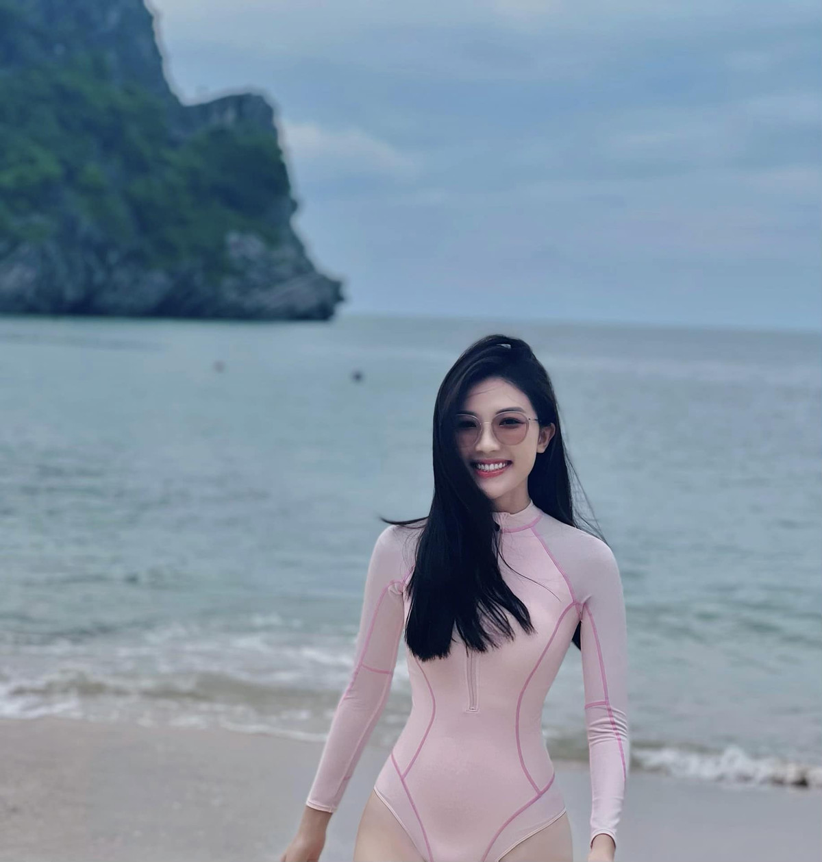 Hoa hậu Huỳnh Nguyễn Mai Phương khoe eo thon trên giường - Hình 6 Hoa hau Huynh Nguyen Mai Phuong khoe eo thon tren giuong-Hinh-6