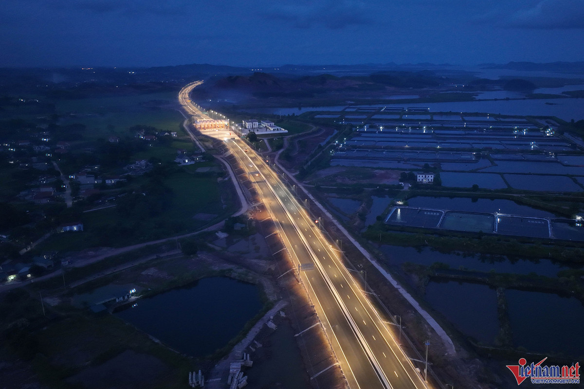 Khi cao tốc đi vào hoạt động sẽ giúp đi từ TP Móng Cái tới TP Hạ Long chỉ 1,5 tiếng, từ Hà Nội về TP Móng Cái chỉ còn 3 tiếng.
