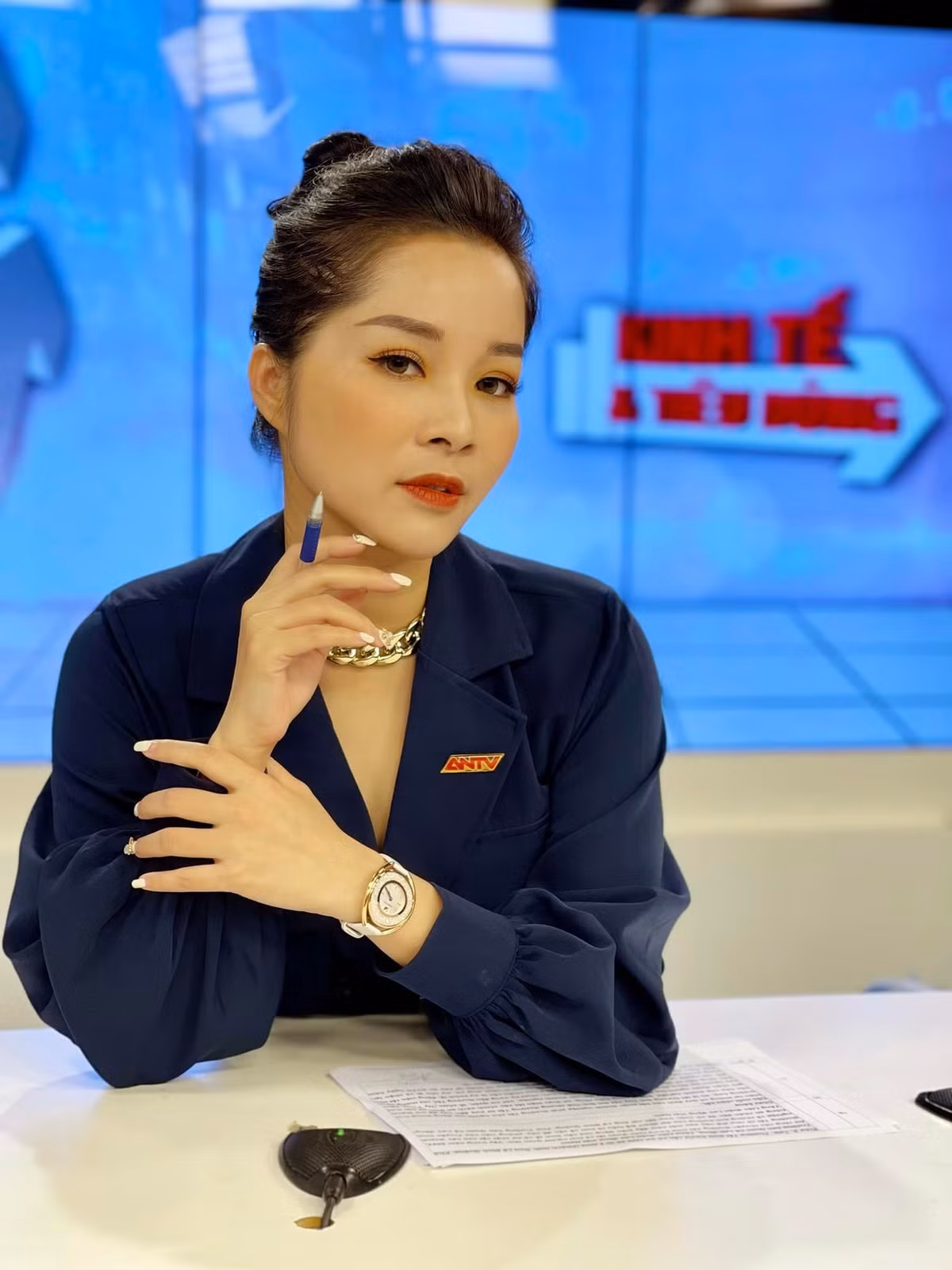 Minh Hương 'Nhật ký vàng anh' sắc sảo trước giờ lên sóng.