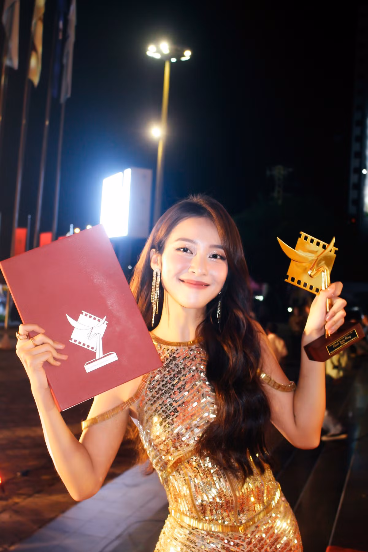 Thanh Son - Kha Ngan dat tay nhau doat giai Canh dieu