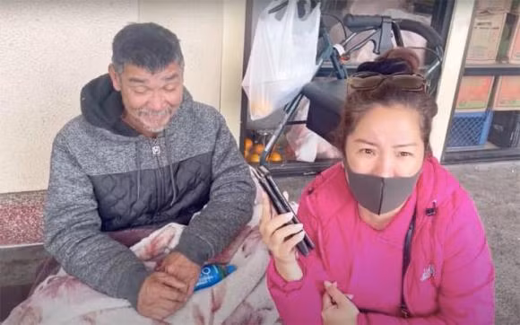 Thuy Nga bat ngo duoc Che Linh goi dien nhac vu 