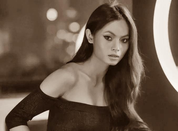 rước đó, vào tháng 7/2021, Châu Kim Sang được chẩn đoán viêm màng não do di căn u xương. Thời điểm đó, nhiều đồng nghiệp, bạn bè cũng đã kêu gọi quyên góp để hỗ trợ mỹ nhân chuyển giới thực hiện ca mổ. Tuy nhiên, thời gian gần đây, sức khỏe của chân dài chuyển biến xấu.