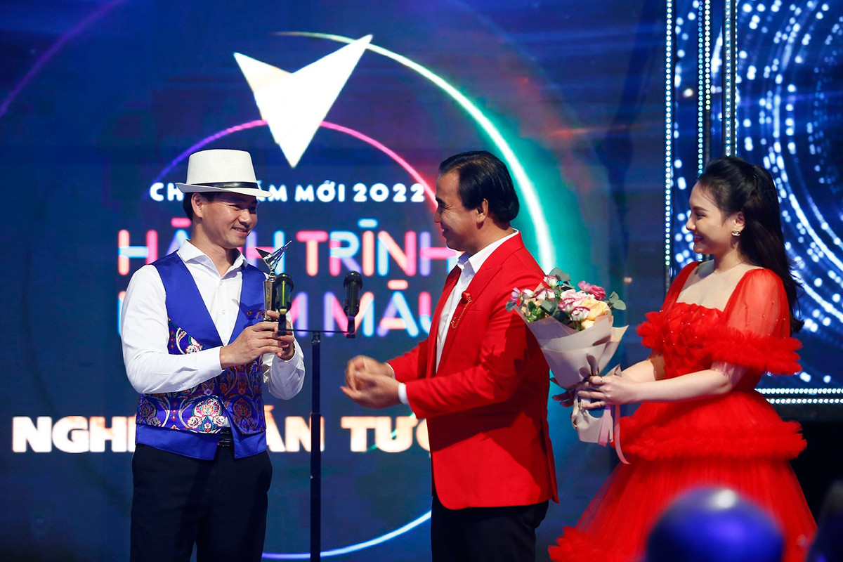 Hong Diem, Manh Truong thang giai VTV Awards 2021-Hinh-5