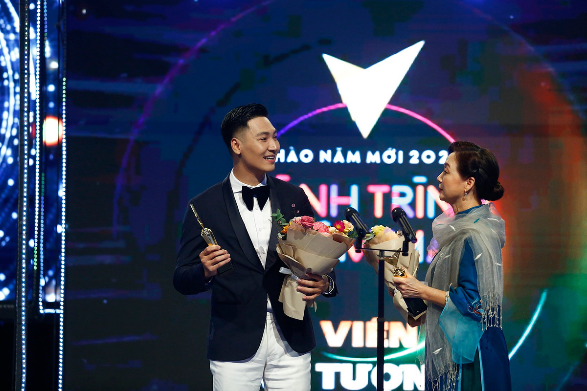 Hong Diem, Manh Truong thang giai VTV Awards 2021-Hinh-4