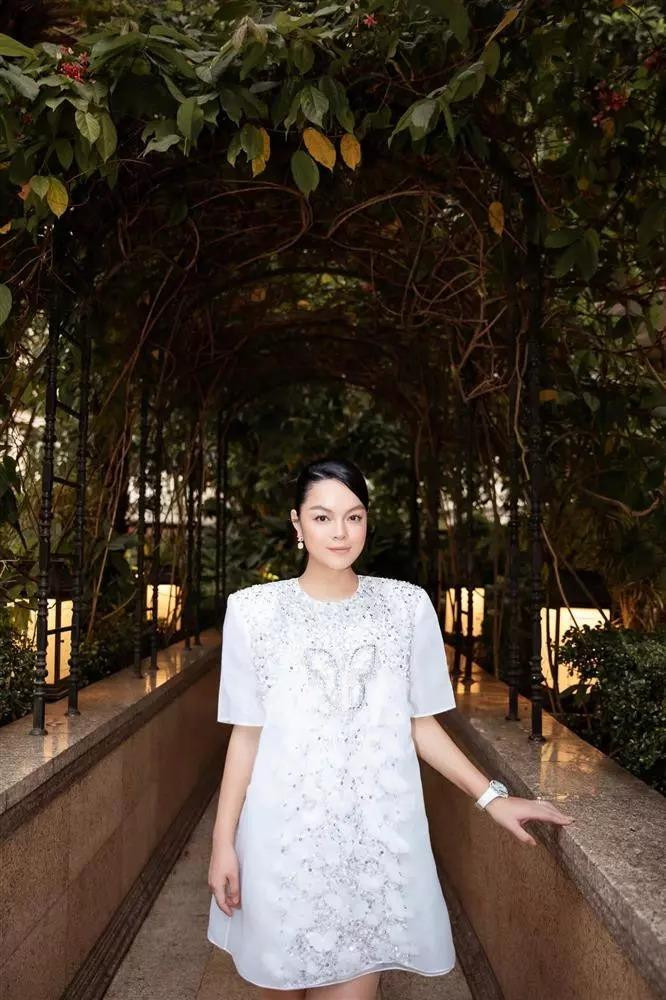 Trước đó, Phạm Quỳnh Anh từng hé lộ loạt ảnh full HD lên trang cá nhân và khiến dân tình không khỏi trầm trồ.