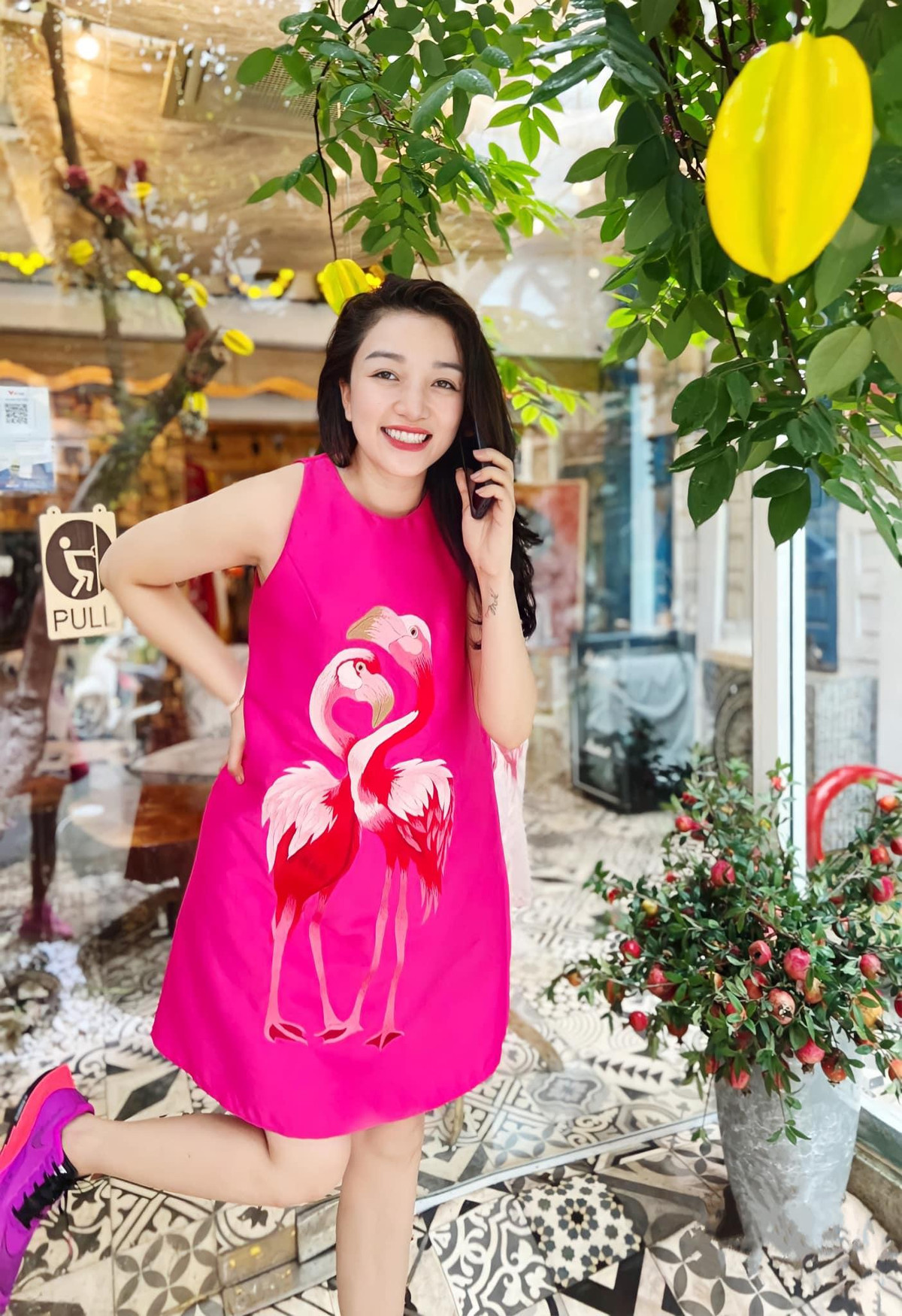 Ca sĩ Phạm Thu Hà trẻ trung ở tuổi 40.